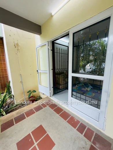 2-Bedroom Apartment for Long-Term Rent in Pereybere 