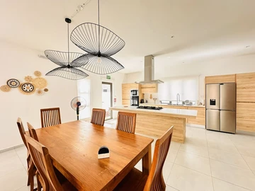 4 Bedroom Villa