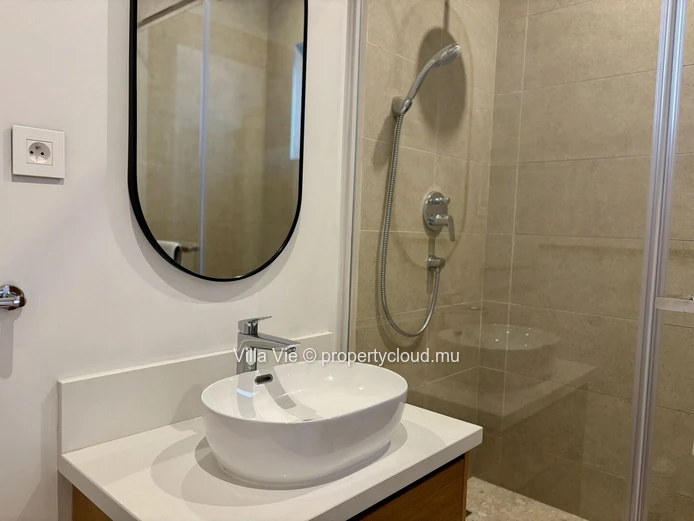 Belle Vue - Beautiful 4-bedroom apartment with stunning views (Sole Mandate)
