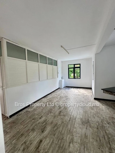 Rs 75,000/Month | Spacious Commercial Office for Rent in Curepipe