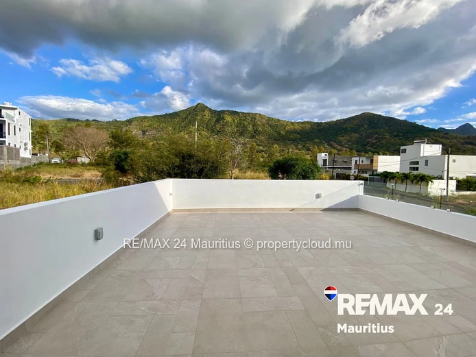 Surfer’s Paradise - New Modern Villa for Rent in La Gaulette