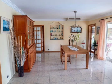 5 Bedroom Villa