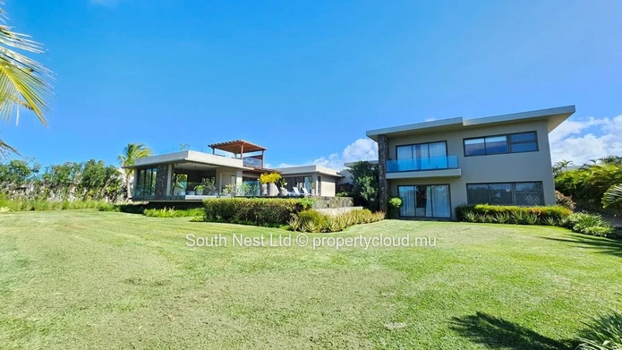Villa de 4 chambres à l'architecture moderne dans un prestigieux domaine de golf