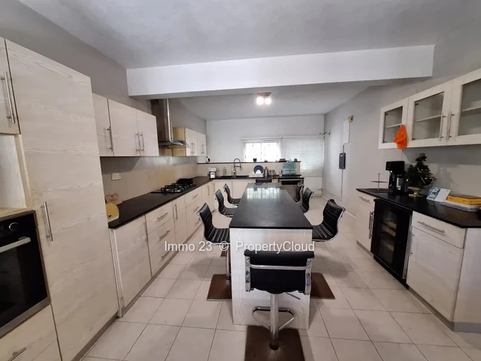 Maison / Villa - 5 chambres - Flor00e9al - Ref. MA96940VE