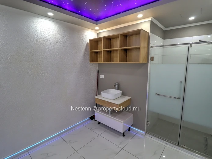 62m² commercial space 