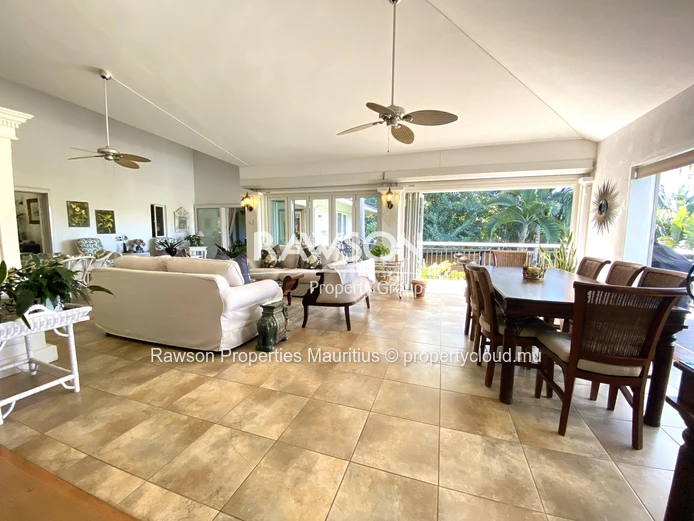 Emerald Haven : Villa De 4 Chambres Sur 2000M2 De Splendeur De La Nature
