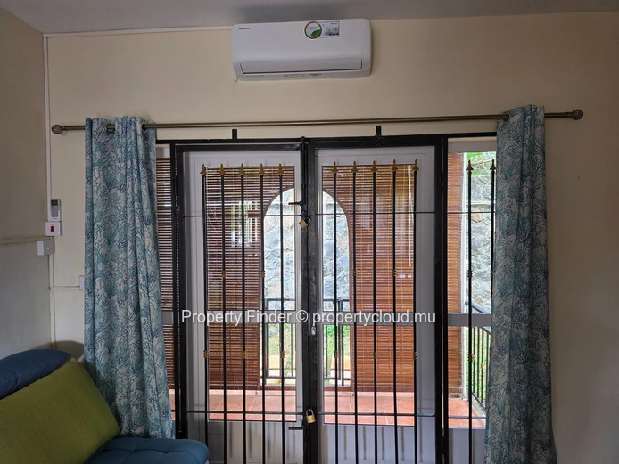 Triplex entièrement meublé de 3 chambres à louer