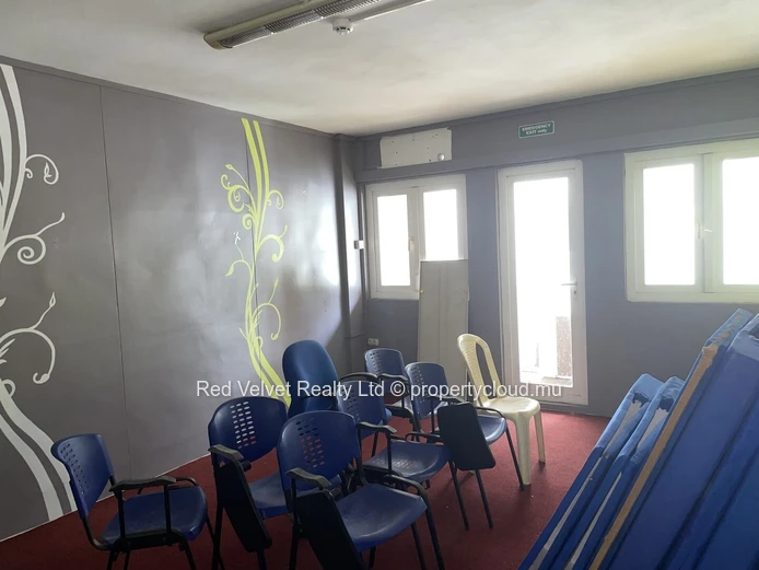 Large 4,000 sqft Office with Wraparound Balcony – Ideal for Call Centre | Quatre Bornes