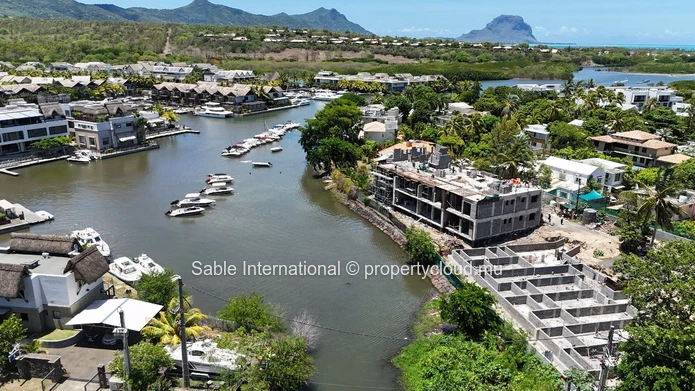 Stunning 2-Bed Apartment  in Black River, River Views 