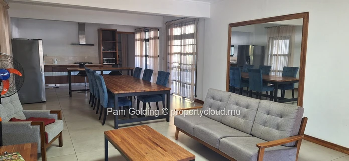 Spectacular 3-Bedroom House in Coromandel – Harbour Views & Mountain Majesty!
