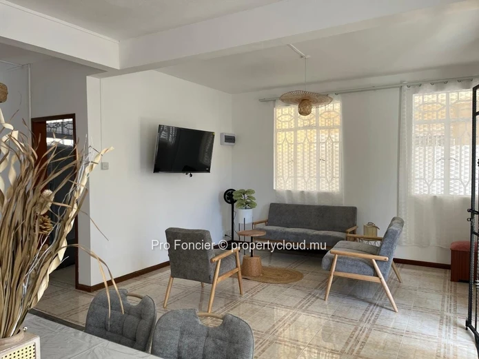Duplex à louer à Trou aux Biches – Résidence sécurisée, pas loin à pied de la plage