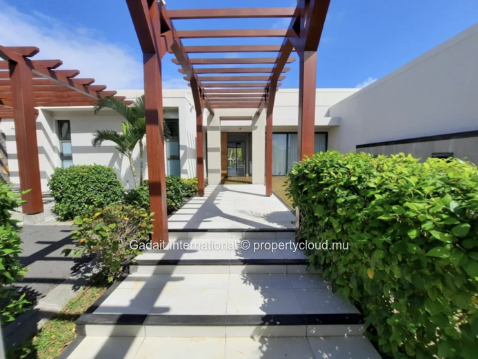 Villa de Luxe à Anahita : Location avec Vue Imprenable sur le Golf