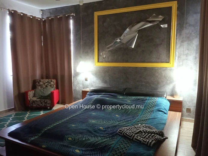 Villa 4 chambres de 365 m² à vendre à Balaclava avec jardin