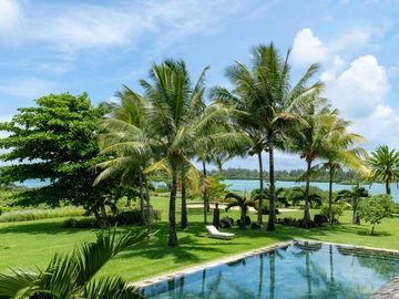 6 Bedroom Villa
