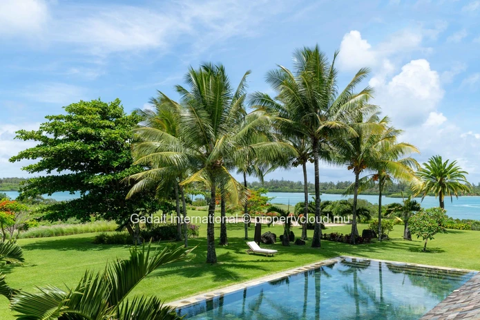 Magnifique villa avec vue sur mer et golf à vendre à Anahita Golf Resort, île Maurice