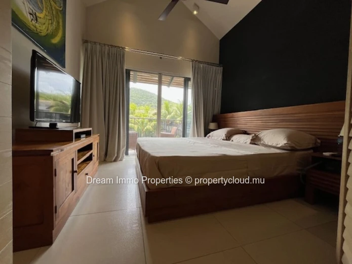 Duplex 3 Chambres Avec Ponton Privatif Dans Une Marina D’Exception À Rivière Noire - Île Maurice