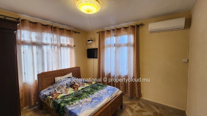 4-Bedroom Furnished Villa with Private Pool in Calodyne