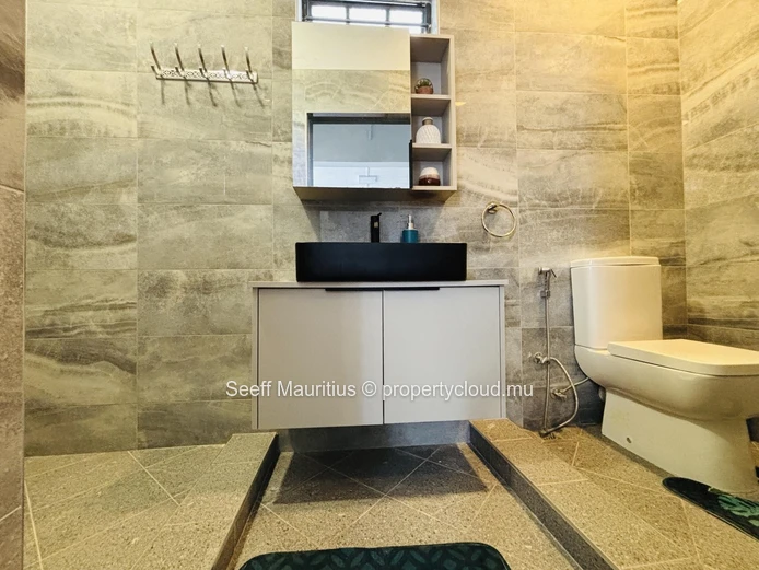Appartement Spacieux au Premier Étage à Louer
