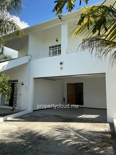 FOR RENT – Superb 5-Bedroom Family Villa in Pereybère