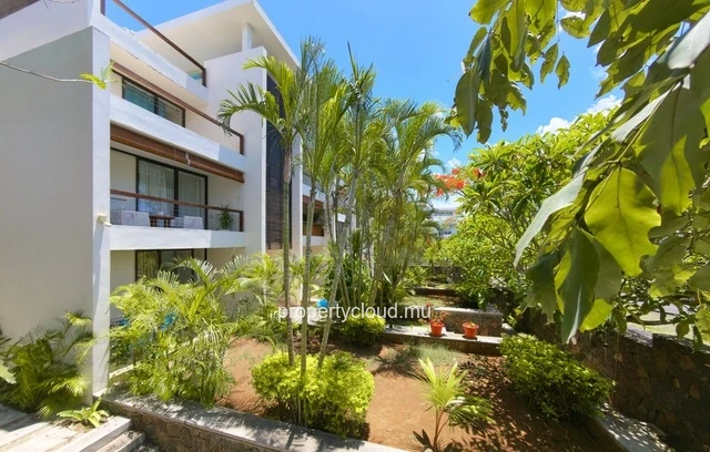 For sale: one bedroom apartment on the 1st floor, furnished and equipped, accessible to foreigners in Mont Choisy.