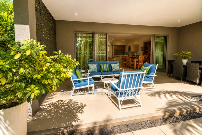 3 bed beachside apartment