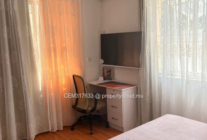 Maison Familiale à Deux Étages à Vendre – Beau Bassin Centre 