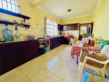 10 Bedroom House