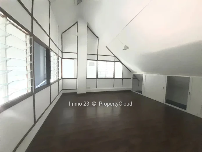 Office - 394m2 - Quatre Bornes - Ref. BU53970LO
