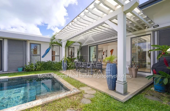 4-Bedroom Villa in a Secure Residence Grand Bay