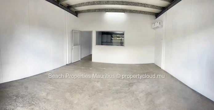 Bright 75m² Office with AC & Parking in Tamarin