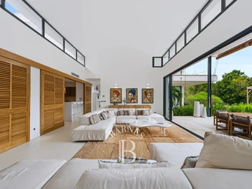 5 Bedroom Villa