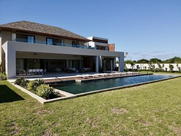 5 Bedroom Villa