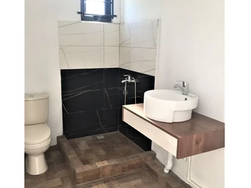 5 Bedroom Apartment