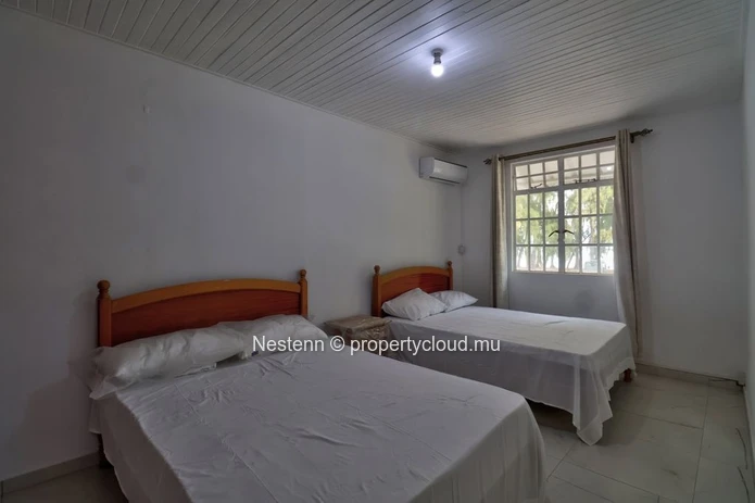 Charmante maison de 3 chambres avec vue sur la plage, sur la route côtière