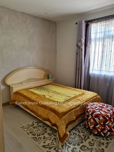 Superbe villa de 4 chambres a grand baie, jardin et piscine, prox super u