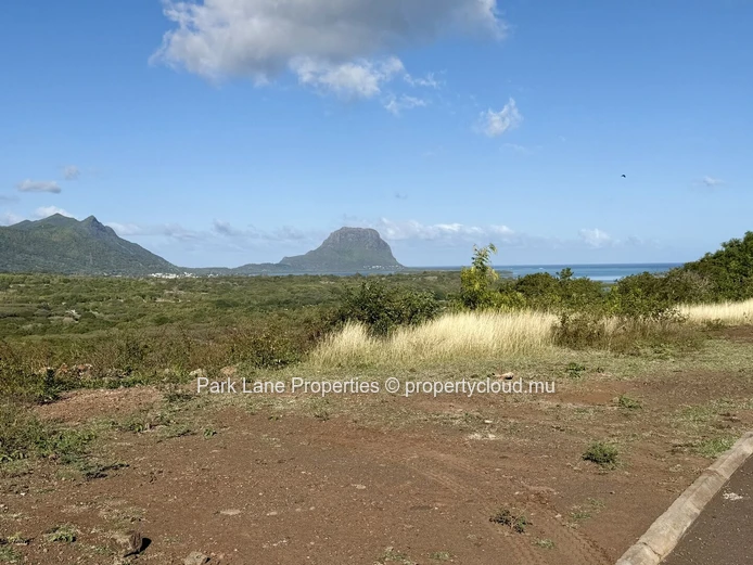 Terrain d’Exception avec Vue Panoramique au Domaine de Palmyre
