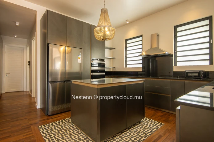 Modern triplex villa with 4 bedrooms