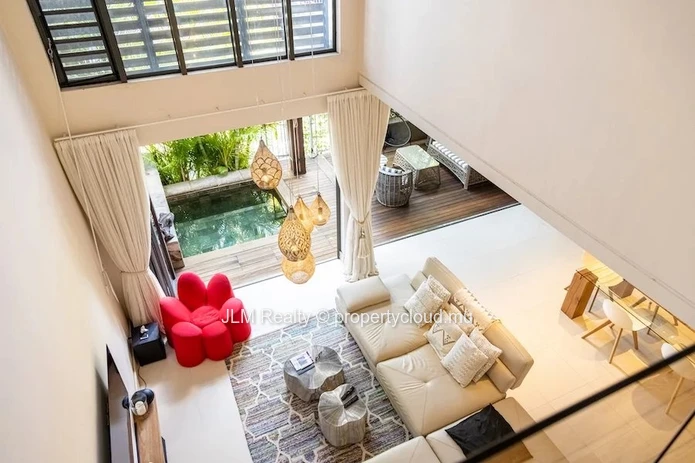 Magnifique Duplex avec ponton privé à vendre dans la Marina de Rivière Noire, Ile Maurice
