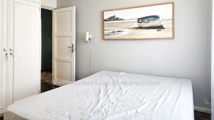 180 m² furnished apartment with panoramic view for rent in Floréal