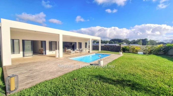 Villa familiale moderne de 4 chambres dans un beau jardin