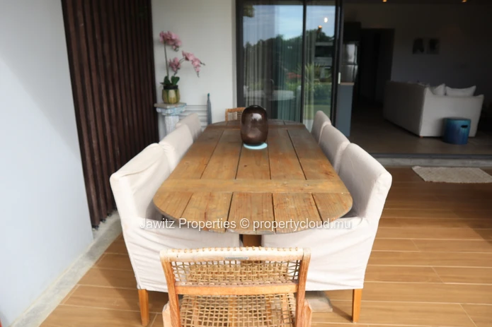 Effortless Island Living: Sea View 3 Bedroom Apartment