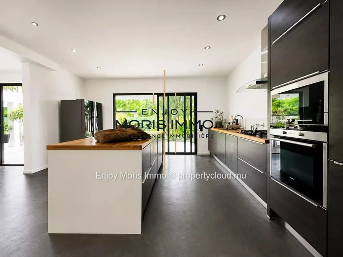 Magnifique Villa Contemporaine 4 Chambres avec Piscine – À vendre à Cap Malheureux