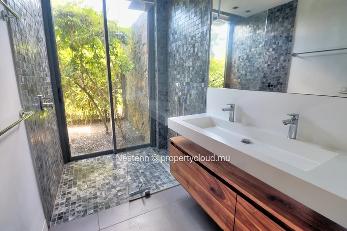 Villa d'exception sur le Domaine d'Anahita : Une fusion de luxe et d'élégance naturelle