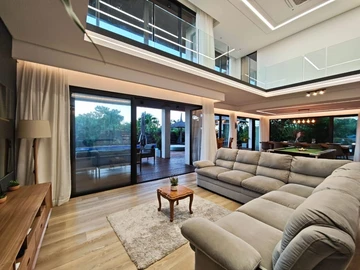 4 Bedroom Villa