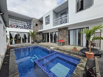 8 Bedroom House