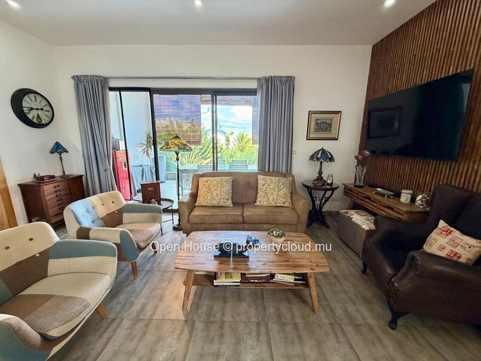 3-Bedroom G+2 Apartment for Sale in Pereybere