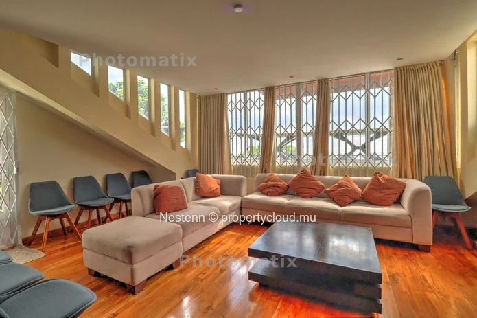 Sophisticated villa  of 418m2 with lush garden, pool & scenic terraces
