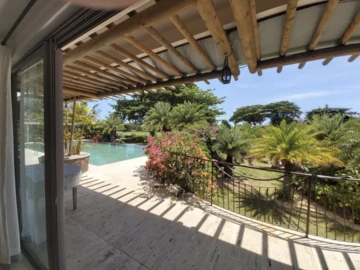 5 Bedroom Villa