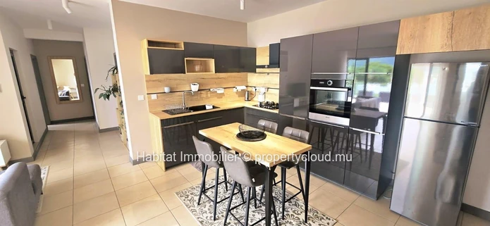 To rent: This charming contemporary furnished and equipped apartment of 108 m² in Moka