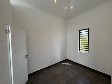5 Bedroom Villa